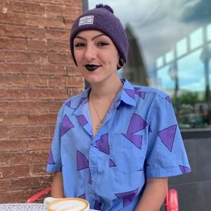 Meet your Posher, Izzy